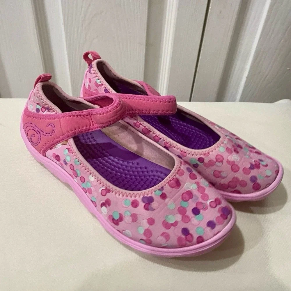 Crocs Girls Pink Purple Polka Dot Mary Jane Flats Shoes 204693 Size J2 Coquette